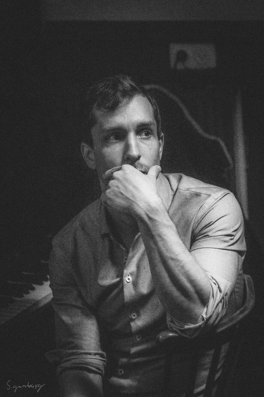 Thomas Linger, Quartier Rouge